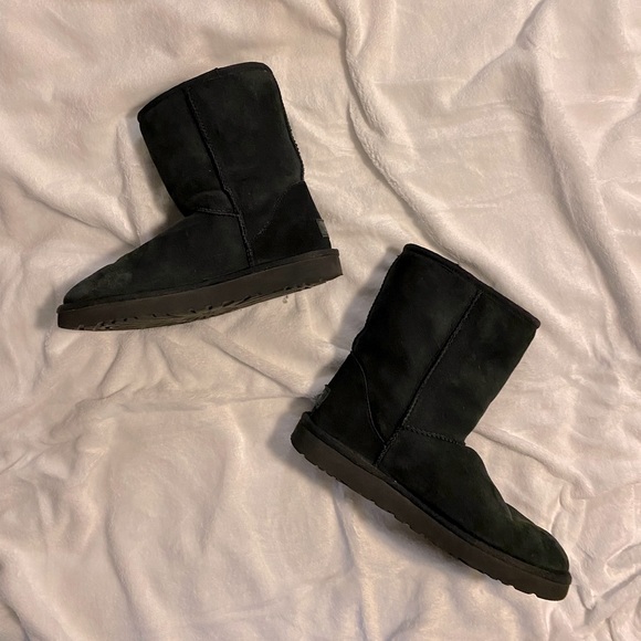 UGG Women’s Classic Short II Boots Size 8 Black - Picture 4 of 11